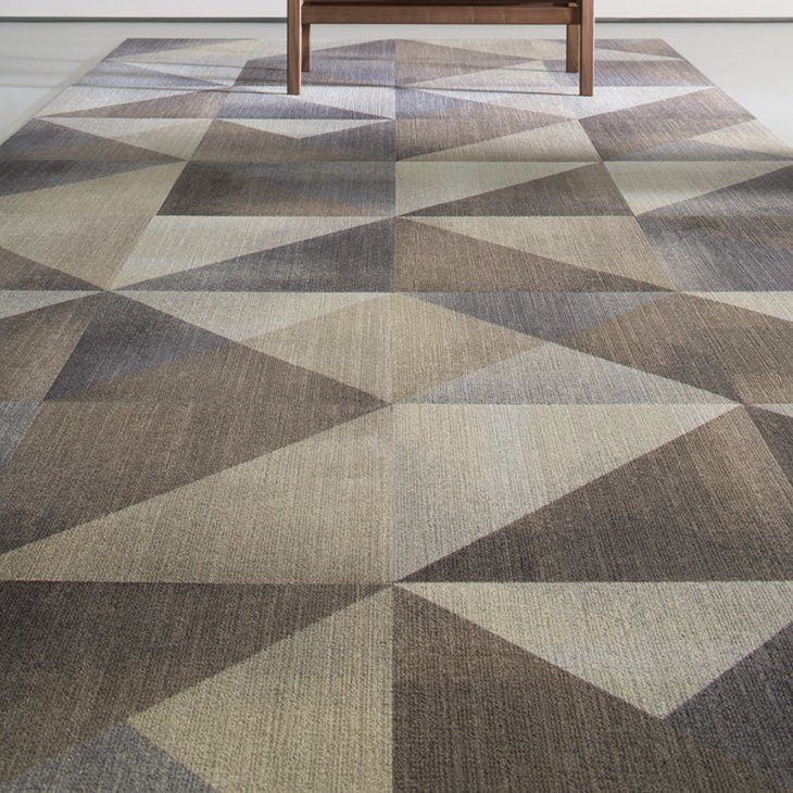 Mattolaatta Milliken Clerkenwell Three Corners TractionBack 50x50 cm