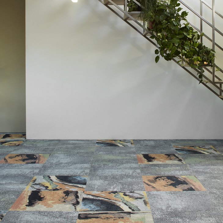 Mattolaatta Milliken Comfortable Concrete Retold Urban Energy TractionBack 50x50 cm